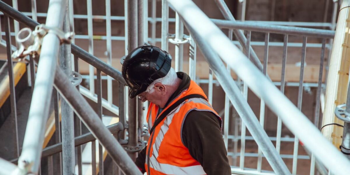 Lifting Products: Ensuring Safe and Efficient Material Handling